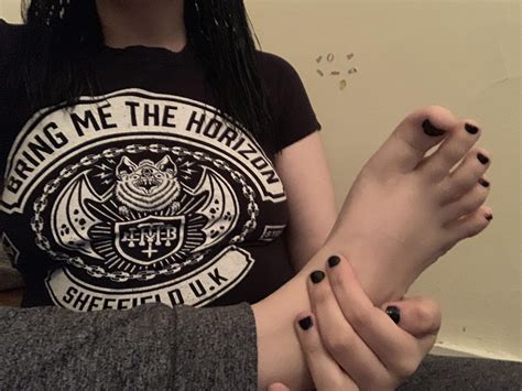 gothic foot worship|Goth Footslave .